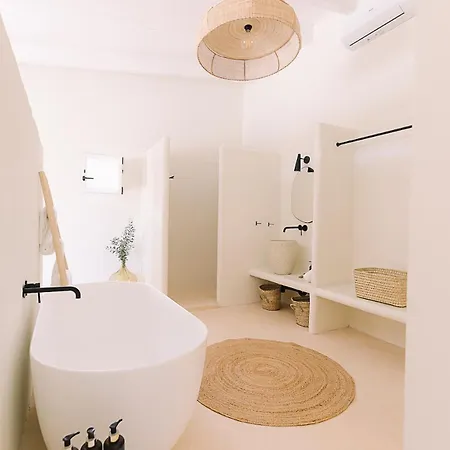 Domo Farm stay Santa Eularia des Riu