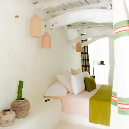Domo Farm stay Santa Eularia des Riu