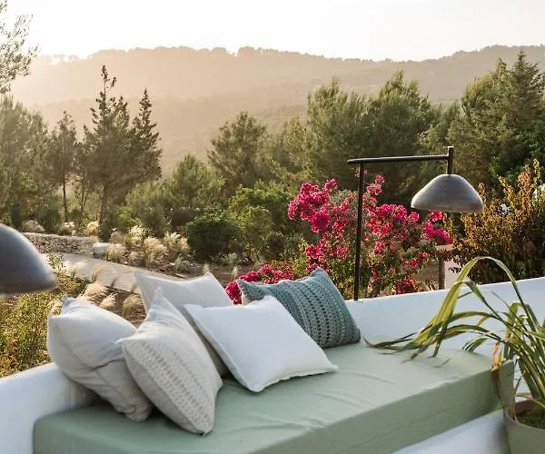 Domo Farm stay Santa Eularia des Riu